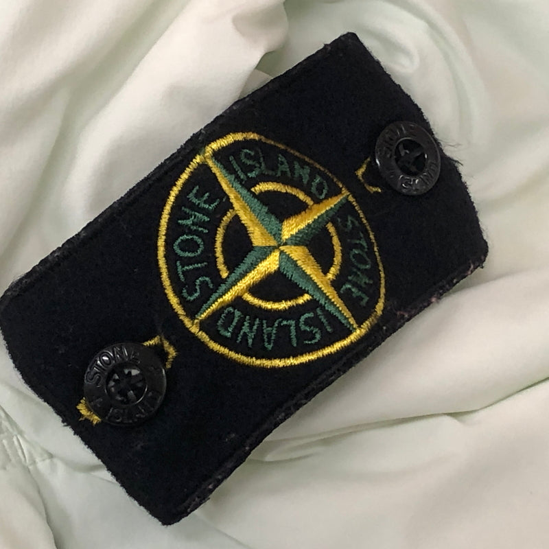 【中古品】【メンズ】 STONE ISLAND ストーンアイランド GARMENT LOGOPATCH BLOUSON PARKA 751541928 ガーメントダイ ロゴパッチ ブルゾン パーカー アウター 中綿入り 141-260929-sa-27-teih サイズ：S カラー：ライトグリーン 万代Net店