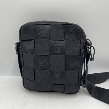 【中古品】【メンズ】 SUPREME シュプリーム 23SS WOVEN SHOULDER BAG 2023年春夏 ウーブン ショルダー バッグ 鞄 149-261004-sa-29-teih カラー：ブラック 万代Net店
