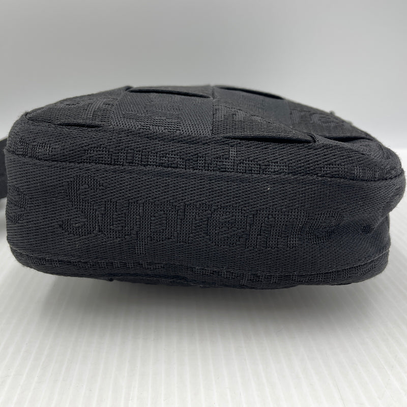 【中古品】【メンズ】 SUPREME シュプリーム 23SS WOVEN SHOULDER BAG 2023年春夏 ウーブン ショルダー バッグ 鞄 149-261004-sa-29-teih カラー：ブラック 万代Net店