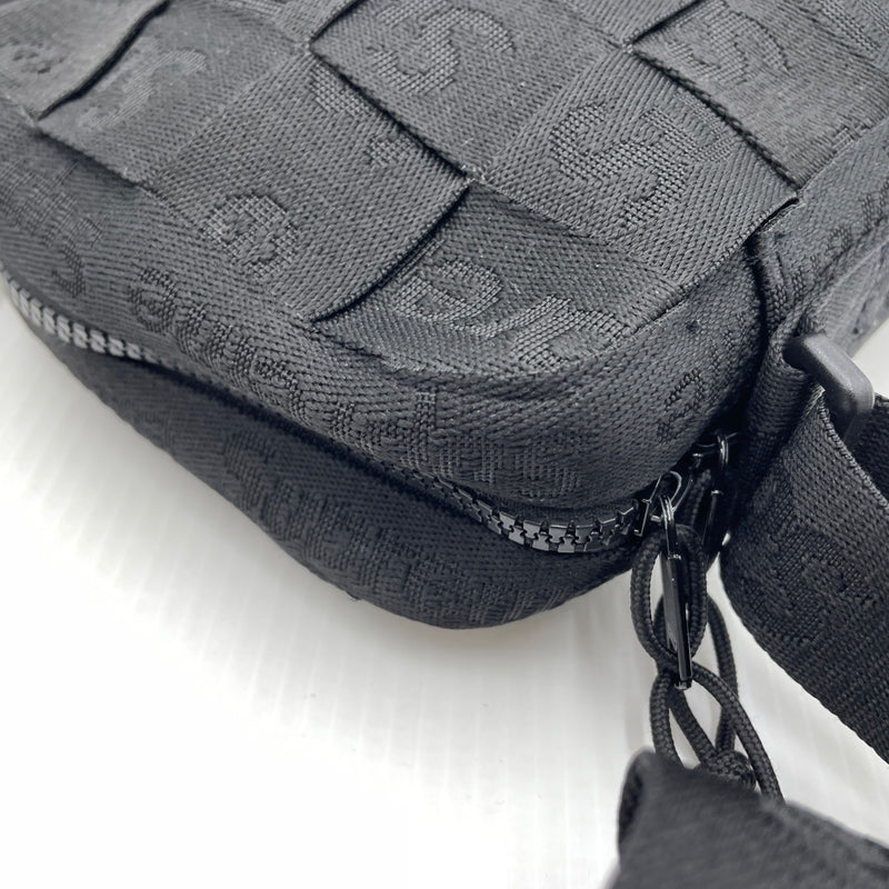 【中古品】【メンズ】 SUPREME シュプリーム 23SS WOVEN SHOULDER BAG 2023年春夏 ウーブン ショルダー バッグ 鞄 149-261004-sa-29-teih カラー：ブラック 万代Net店