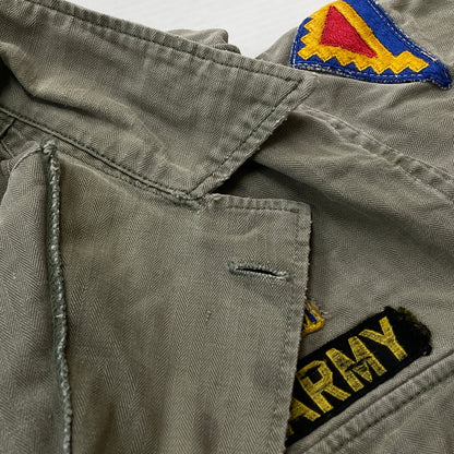 【現状渡し品】【メンズ】 U.S.ARMY アメリカ軍 HBT JACKET M-1943 エイチビーティ ジャケット アウター 145-261001-sa-08-teih サイズ：78R カラー：カーキ 万代Net店
