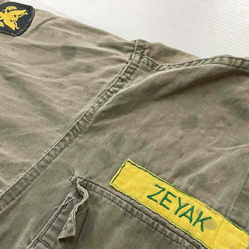 【現状渡し品】【メンズ】 U.S.ARMY アメリカ軍 HBT JACKET M-1943 エイチビーティ ジャケット アウター 145-261001-sa-08-teih サイズ：78R カラー：カーキ 万代Net店