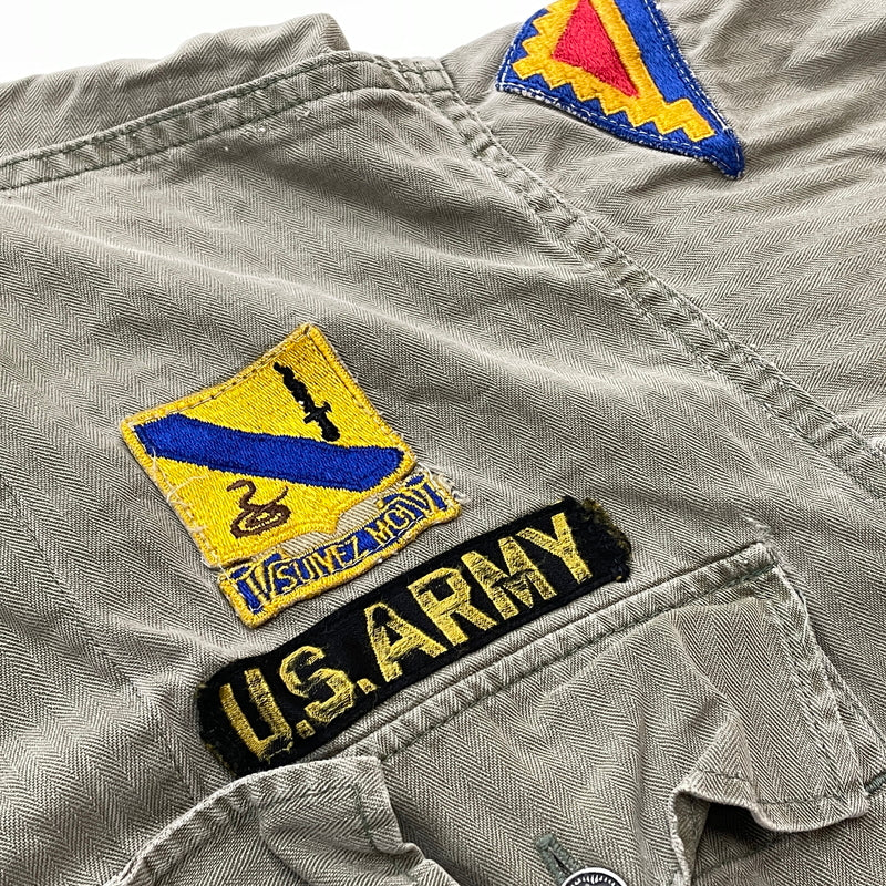 【現状渡し品】【メンズ】 U.S.ARMY アメリカ軍 HBT JACKET M-1943 エイチビーティ ジャケット アウター 145-261001-sa-08-teih サイズ：78R カラー：カーキ 万代Net店