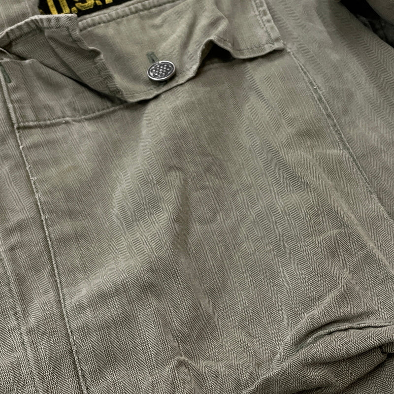 【現状渡し品】【メンズ】 U.S.ARMY アメリカ軍 HBT JACKET M-1943 エイチビーティ ジャケット アウター 145-261001-sa-08-teih サイズ：78R カラー：カーキ 万代Net店