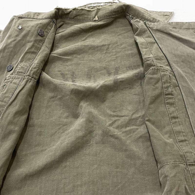 【現状渡し品】【メンズ】 U.S.ARMY アメリカ軍 HBT JACKET M-1943 エイチビーティ ジャケット アウター 145-261001-sa-08-teih サイズ：78R カラー：カーキ 万代Net店
