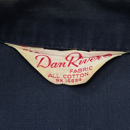 【中古品】【メンズ】 DAN RIVER ダン リバー 50’s-60's VINTAGE PHI MU ALPHA SWING TOP 50～60年代 ヴィンテージ ファイ ミュー アルファー スウィング アウター 145-261004-sa-13-teih サイズ：不明 カラー：ネイビー 万代Net店
