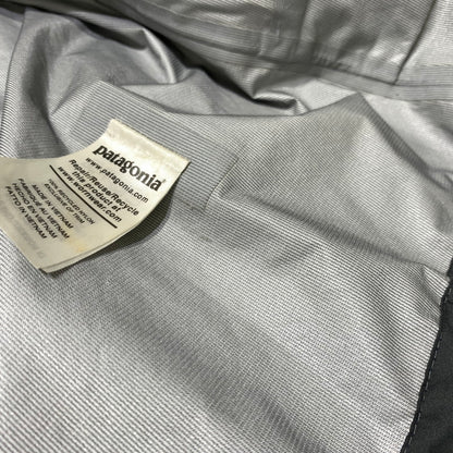 【中古品】【メンズ】 Patagonia パタゴニア TORRENTSHELL 3L JKT 85240SP20 トレントシェル ジャケット ライトアウター ナイロンパーカー 144-261006-ko-13-teih サイズ：L カラー：レッド系/ネイビー系 万代Net店