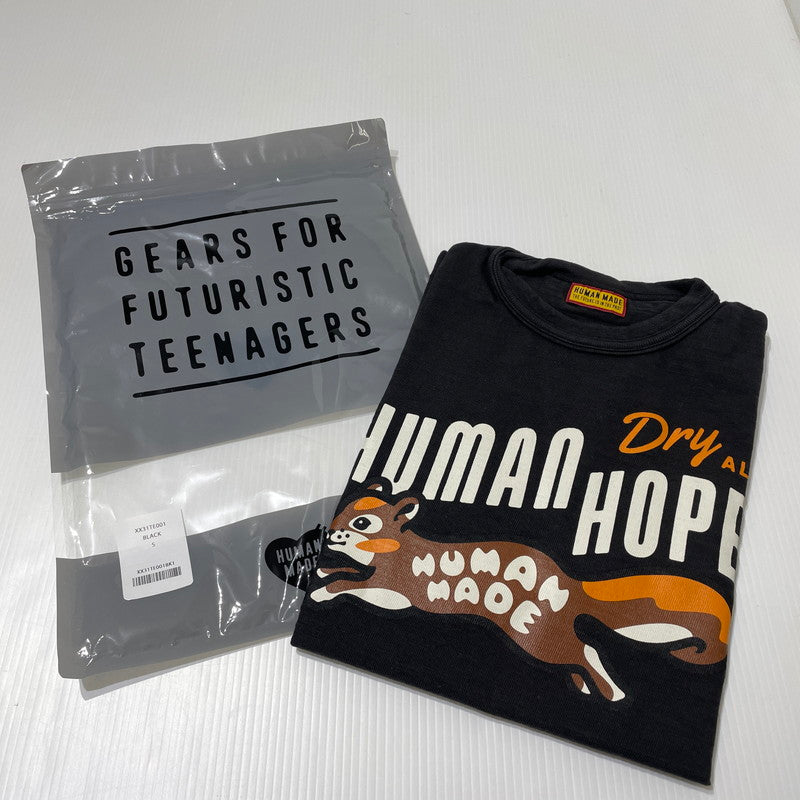 【中古品】【メンズ】 HUMAN MADE ヒューマンメイド × J－HOPE OF BTS ジェイホープ 別注コラボ HUMAN HOPE GRAPHIC T-SHIRT ”BLACK” XX31TE001 ヒューマンホープ グラフィック Tシャツ 半袖 トップス 142-261014-yo-18-teih サイズ：S カラー：ブラック 万代Net店