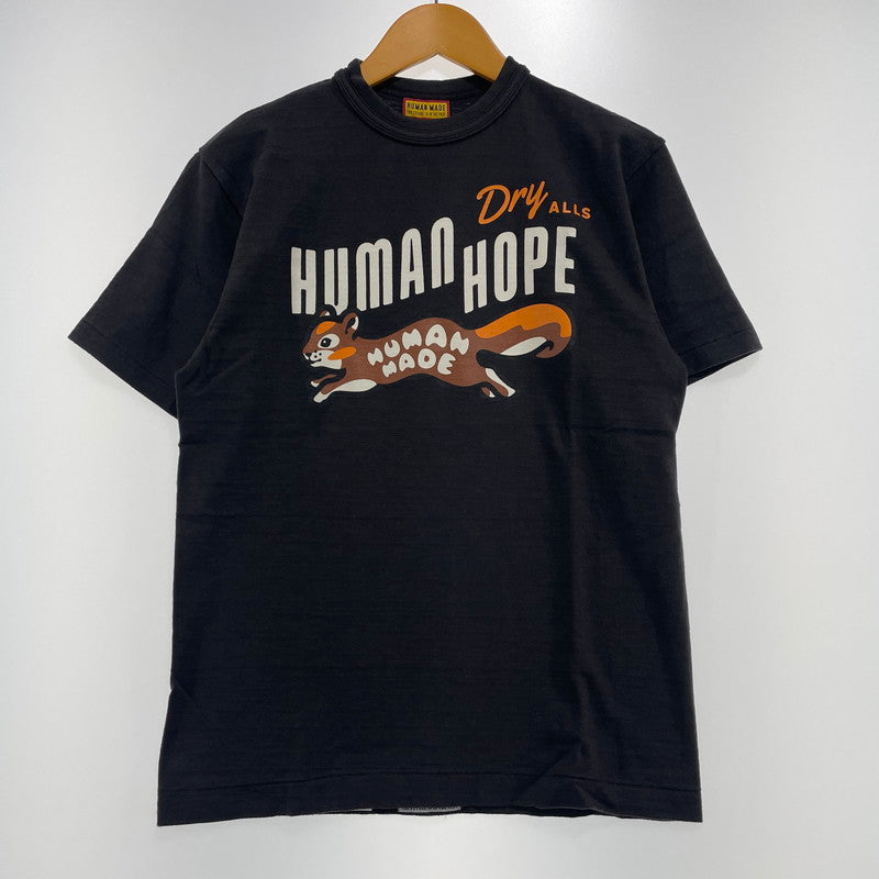 【中古品】【メンズ】 HUMAN MADE ヒューマンメイド × J－HOPE OF BTS ジェイホープ 別注コラボ HUMAN HOPE GRAPHIC T-SHIRT ”BLACK” XX31TE001 ヒューマンホープ グラフィック Tシャツ 半袖 トップス 142-261014-yo-18-teih サイズ：S カラー：ブラック 万代Net店