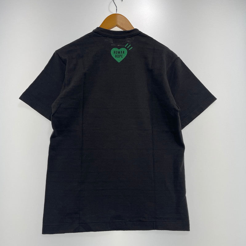 【中古品】【メンズ】 HUMAN MADE ヒューマンメイド × J－HOPE OF BTS ジェイホープ 別注コラボ HUMAN HOPE GRAPHIC T-SHIRT ”BLACK” XX31TE001 ヒューマンホープ グラフィック Tシャツ 半袖 トップス 142-261014-yo-18-teih サイズ：S カラー：ブラック 万代Net店