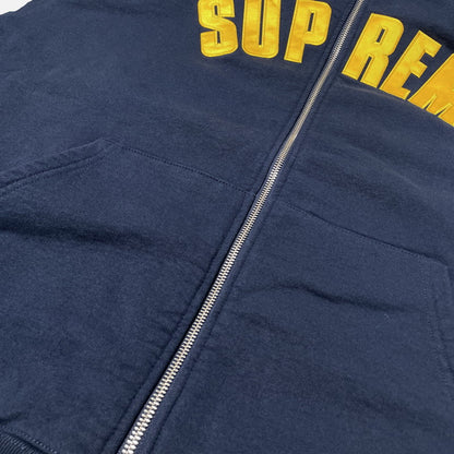 【中古品】【メンズ】 Supreme シュプリーム × LARRY CLARK ラリー・クラーク 別注コラボ 26AW ZIP UP HOODED SWEATSHIRT ジップアップ フーデッド スウェットシャツ 長袖 トップス パーカー 149-261014-yo-11-teih サイズ：XXL カラー：ネイビー 万代Net店