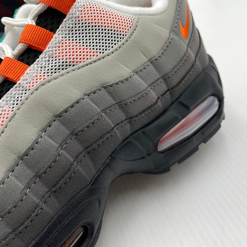 【中古品】【メンズ】 NIKE ナイキ AIR MAX 95 BIG BUBBLE PRM "GREEDY WHITE MEDIUM ASH" IM2211-001 エア マックス95 バブル プレミアム グリーティ ホワイト ミディアム アッシュ スニーカー 靴 160-261007-sa-09-teih サイズ：27.5cm カラー：マルチ 万代Net店