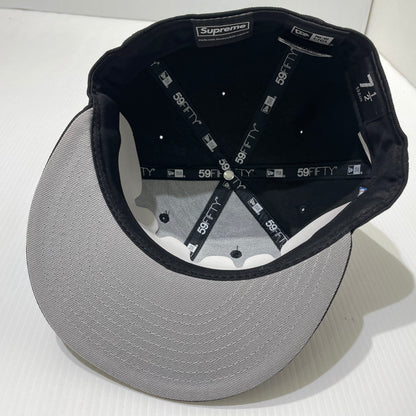 【中古品】【メンズ】 SUPREME シュプリーム × SWAROVSKI スワロフスキー 別注コラボ 25AW S LOGO NEW ERA ”BLACK” Sロゴ ニューエラ キャップ 帽子 185-261009-yo-14-teih サイズ：7 1/2(59.6cm) カラー：ブラック 万代Net店