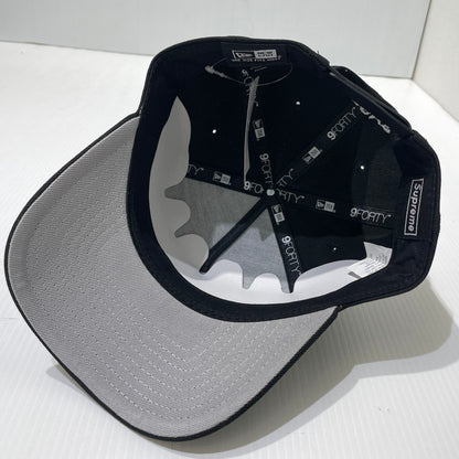 【中古品】【メンズ】 SUPREME シュプリーム 25AW SHARP SPELLOUT ADJUSTABLE NEW ERA CAP シャープ スペルアウト アジャスタブル ニューエラ キャップ 帽子 185-261009-yo-13-teih サイズ：ONE SIZE カラー：ブラック 万代Net店