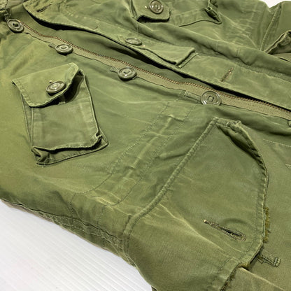 【現状渡し品】【メンズ】 UNKNOWN CANADIAN ARMY MK-2 JACKET 8415-21-870-5575 カナディアン アーミー MK-2ジャケット ライトアウター ミリタリーコート 145-261006-ko-16-teih サイズ：R-S カラー：カーキ系 万代Net店