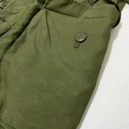 【現状渡し品】【メンズ】 UNKNOWN CANADIAN ARMY MK-2 JACKET 8415-21-870-5575 カナディアン アーミー MK-2ジャケット ライトアウター ミリタリーコート 145-261006-ko-16-teih サイズ：R-S カラー：カーキ系 万代Net店