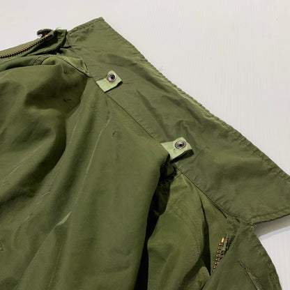 【現状渡し品】【メンズ】 UNKNOWN CANADIAN ARMY MK-2 JACKET 8415-21-870-5575 カナディアン アーミー MK-2ジャケット ライトアウター ミリタリーコート 145-261006-ko-16-teih サイズ：R-S カラー：カーキ系 万代Net店