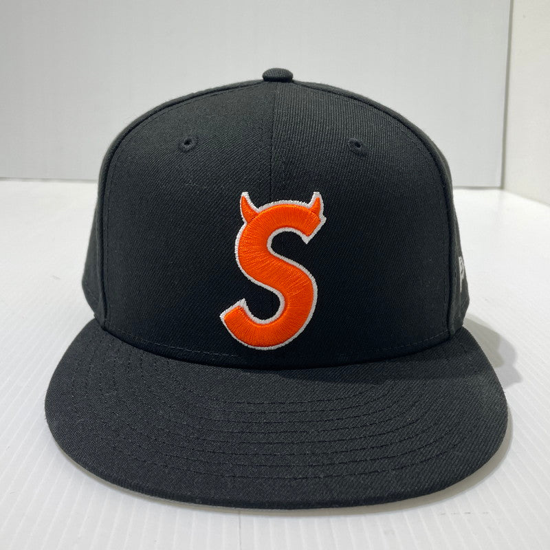 【中古品】【メンズ】 SUPREME シュプリーム 26SS DEVIL SLOGO NEWERA CAP デビル Sロゴ ニューエラ キャップ 帽子 185-261009-yo-11-teih サイズ：7 5/8(60.6cm) カラー：ブラック 万代Net店