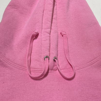 【中古品】【メンズ】 SUPREME シュプリーム × GOODENOUGH グッドナイフ 別注コラボ 25SS HOODED SWEATSHIRT 2025年春夏 フーデッド スウェット シャツ 長袖 トップス プルオーバーパーカー 149-261004-sa-25-teih サイズ：XXL カラー：ピンク 万代Net店