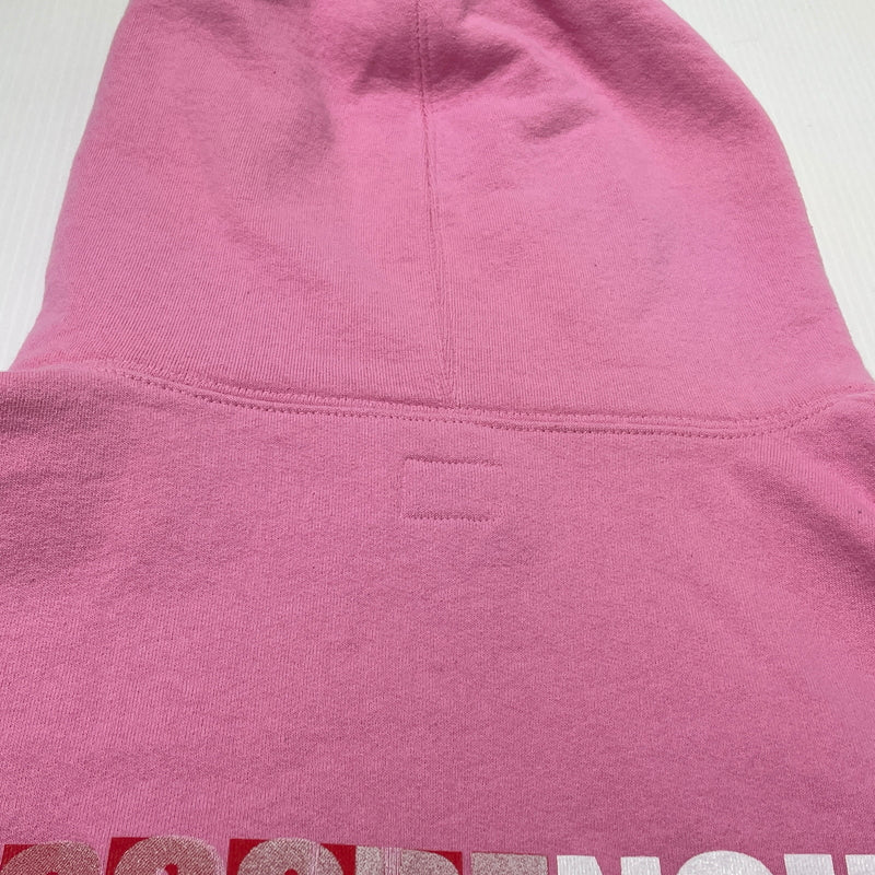 【中古品】【メンズ】 SUPREME シュプリーム × GOODENOUGH グッドナイフ 別注コラボ 25SS HOODED SWEATSHIRT 2025年春夏 フーデッド スウェット シャツ 長袖 トップス プルオーバーパーカー 149-261004-sa-25-teih サイズ：XXL カラー：ピンク 万代Net店