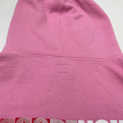 【中古品】【メンズ】 SUPREME シュプリーム × GOODENOUGH グッドナイフ 別注コラボ 25SS HOODED SWEATSHIRT 2025年春夏 フーデッド スウェット シャツ 長袖 トップス プルオーバーパーカー 149-261004-sa-25-teih サイズ：XXL カラー：ピンク 万代Net店