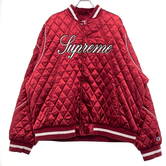 【中古品】【メンズ】 SUPREME シュプリーム × CHAMPION チャンピオン 別注コラボ 26AW QUILTED SATIN VARSITY JACKET 2026年秋冬 キルテッド サテン パーシティ ジャケット アウター 149-261004-sa-26-teih サイズ：XXL カラー：レッド 万代Net店