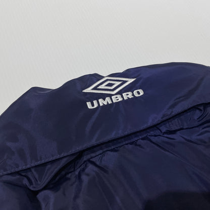 【中古品】【メンズ】 SUPREME シュプリーム × UMBRO アンブロ 別注コラボ 25AW DOWN PUFFER JACKET 2025年秋冬 ダウン パファー ジャケット アウター 149-261004-sa-27-teih サイズ：3XL カラー：ネイビー 万代Net店