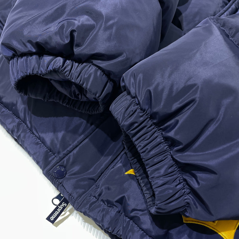 【中古品】【メンズ】 SUPREME シュプリーム × UMBRO アンブロ 別注コラボ 25AW DOWN PUFFER JACKET 2025年秋冬 ダウン パファー ジャケット アウター 149-261004-sa-27-teih サイズ：3XL カラー：ネイビー 万代Net店