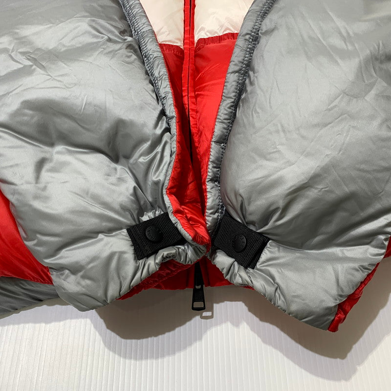 【中古品】【メンズ】 MONCLER モンクレール × GENIUS 5 CRAIG GREEN ジーニアス 5 クレイグ・グリーン 別注 コラボ COOLIDGE GIUBBOTTO E209H4139500 クーリッジ ダウンジャケット アウター 141-261009-ko-17-teih サイズ：2 カラー：レッドシルバーホワイト 万代Net店
