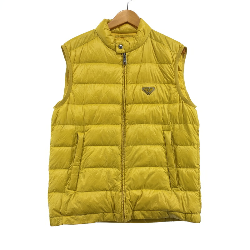 【中古品】【メンズ】 PRADA プラダ TRIANGLE LOGO PLATE DOWN VEST SGA482 R151 ARO トライアングル ロゴプレート ダウンベスト ライトアウター 141-261014-yo-06-teih サイズ：48 カラー：イエロー 万代Net店