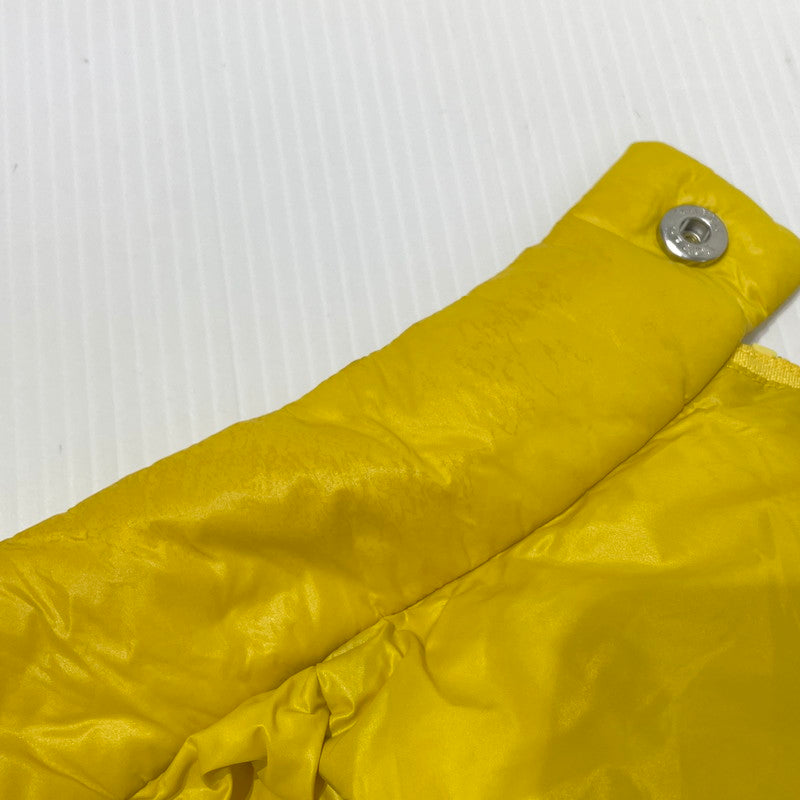 【中古品】【メンズ】 PRADA プラダ TRIANGLE LOGO PLATE DOWN VEST SGA482 R151 ARO トライアングル ロゴプレート ダウンベスト ライトアウター 141-261014-yo-06-teih サイズ：48 カラー：イエロー 万代Net店