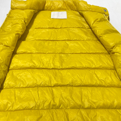 【中古品】【メンズ】 PRADA プラダ TRIANGLE LOGO PLATE DOWN VEST SGA482 R151 ARO トライアングル ロゴプレート ダウンベスト ライトアウター 141-261014-yo-06-teih サイズ：48 カラー：イエロー 万代Net店