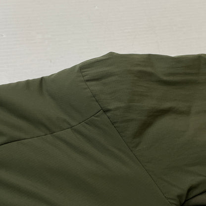 【中古品】【メンズ】 ARC TERYX アークテリクス アークテリクスATOM LT HOODY 24108-129850 アトム エルティ フーディ アウター 144-261007-sa-20-teih サイズ：S カラー：カーキ 万代Net店