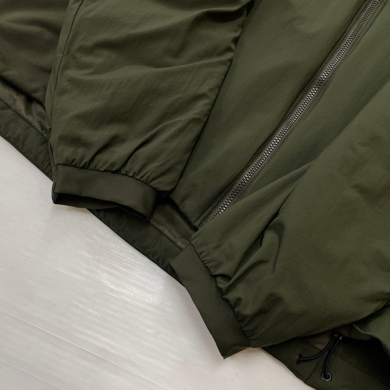 【中古品】【メンズ】 ARC TERYX アークテリクス アークテリクスATOM LT HOODY 24108-129850 アトム エルティ フーディ アウター 144-261007-sa-20-teih サイズ：S カラー：カーキ 万代Net店