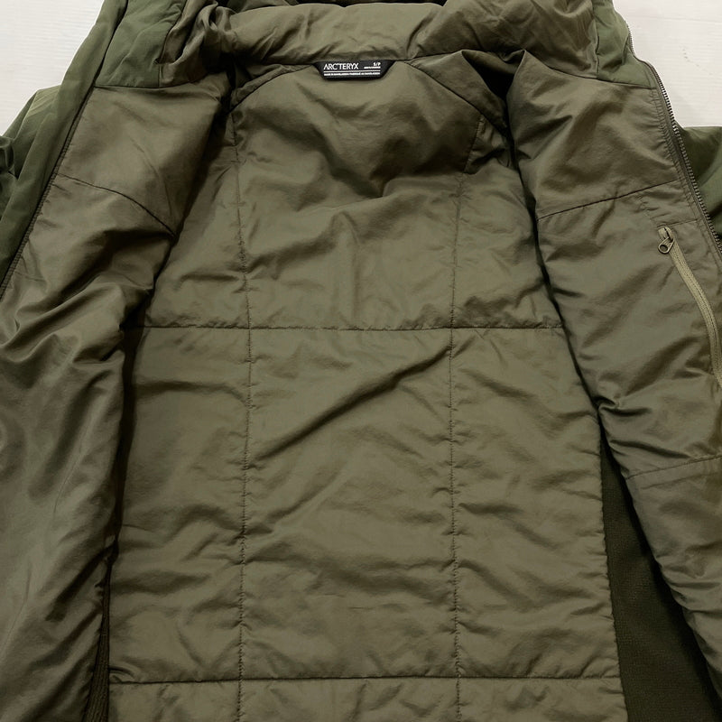 【中古品】【メンズ】 ARC TERYX アークテリクス アークテリクスATOM LT HOODY 24108-129850 アトム エルティ フーディ アウター 144-261007-sa-20-teih サイズ：S カラー：カーキ 万代Net店