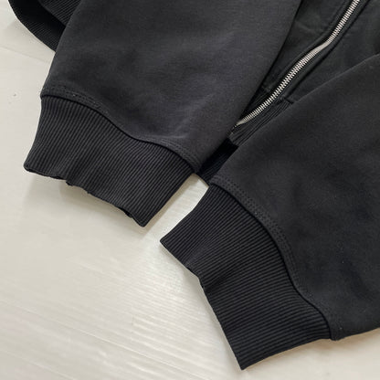 【中古品】【メンズ】 STUSSY ステューシー LOGO ZIPUP PARKA 1974870 ロゴ ジップアップ パーカー フルジップパーカー 長袖 トップス 142-261007-sa-18-teih サイズ：XL カラー：ブラック 万代Net店