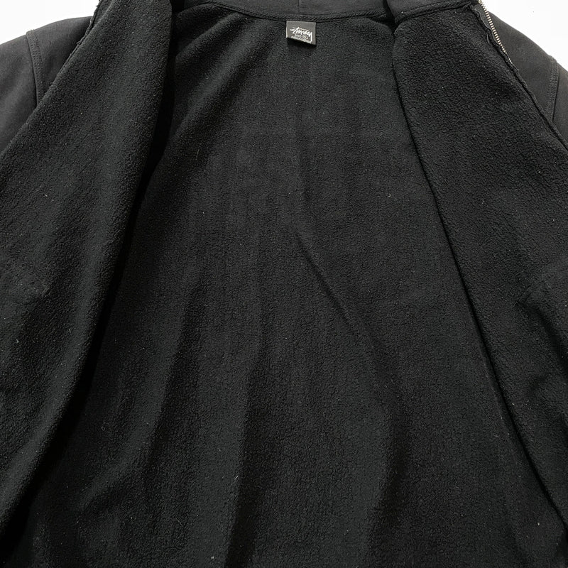 【中古品】【メンズ】 STUSSY ステューシー LOGO ZIPUP PARKA 1974870 ロゴ ジップアップ パーカー フルジップパーカー 長袖 トップス 142-261007-sa-18-teih サイズ：XL カラー：ブラック 万代Net店