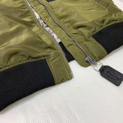 【中古品】【メンズ】 VANSON バンソン OVAL EMBLEM MA-1 FLIGHT JACKET NVJK-2504 オーバルエンブレム MA-1 フライトジャケット アウター 145-261009-ko-10-teih サイズ：L カラー：カーキ 万代Net店