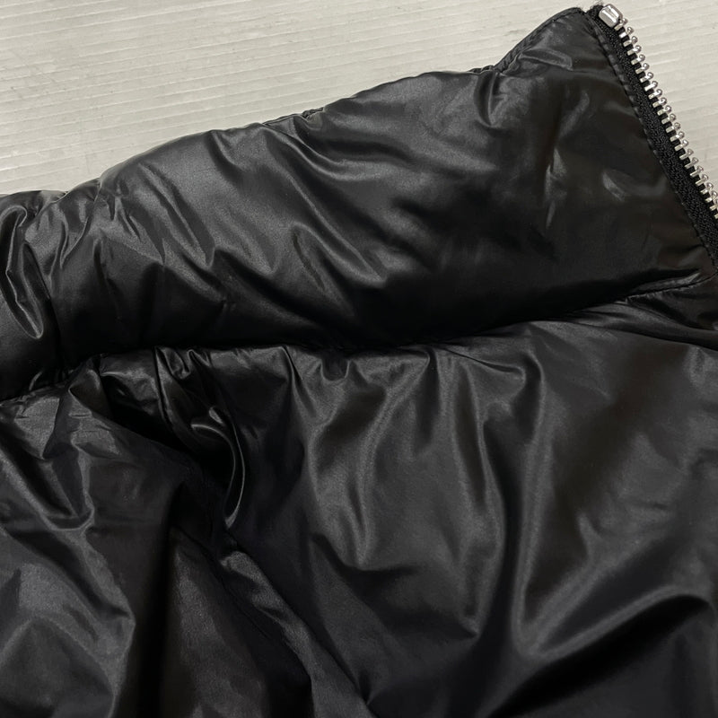 【中古品】【メンズ】 PRADA プラダ SHINY NYLON DOWN JACKET SGC089 シャイニー ナイロン ダウン ジャケット アウター 141-261011-sa-06-teih サイズ：M カラー：ブラック 万代Net店