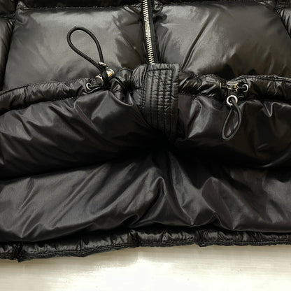 【中古品】【メンズ】 PRADA プラダ SHINY NYLON DOWN JACKET SGC089 シャイニー ナイロン ダウン ジャケット アウター 141-261011-sa-06-teih サイズ：M カラー：ブラック 万代Net店