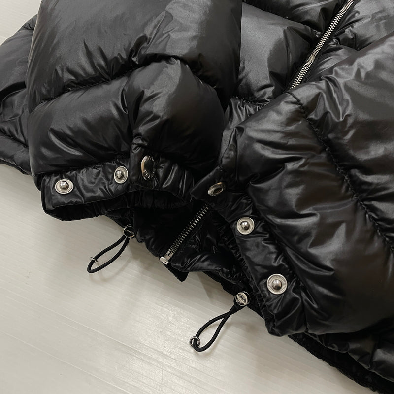 【中古品】【メンズ】 PRADA プラダ SHINY NYLON DOWN JACKET SGC089 シャイニー ナイロン ダウン ジャケット アウター 141-261011-sa-06-teih サイズ：M カラー：ブラック 万代Net店