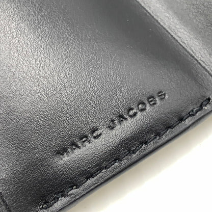 【中古品】【メンズ/レディース】 MARC JACOBS マーク・ジェイコブス THE TEXTURED BOX M0015111 001 テクスチャード ボックス 三つ折り財布 コンパクトウォレット 200-261011-ko-11-teih カラー：ブラック 万代Net店