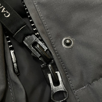 【現状渡し品】【メンズ】 CANADA GOOSE カナダグース VICTORIA PARKA 3037LA ヴィクトリア パーカー アウター 141-261009-sa-06-teih サイズ：XS カラー：グレー 万代Net店