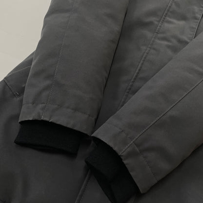 【現状渡し品】【メンズ】 CANADA GOOSE カナダグース VICTORIA PARKA 3037LA ヴィクトリア パーカー アウター 141-261009-sa-06-teih サイズ：XS カラー：グレー 万代Net店
