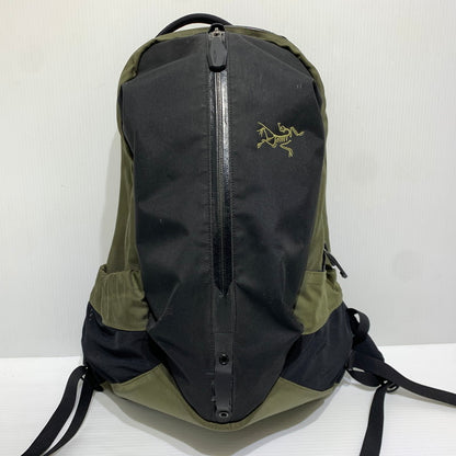 【現状渡し品】【メンズ/レディース】 ARC'TERYX アークテリクス ARRO 16 BACKPACK 24018 アロー16 バックパック カバン リュックサック 188-261011-ko-17-teih カラー：カーキ/ブラック 万代Net店