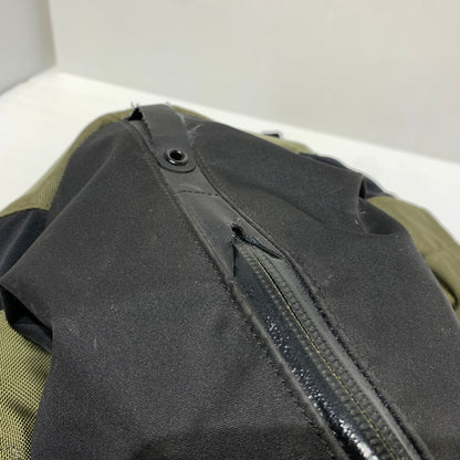 【現状渡し品】【メンズ/レディース】 ARC'TERYX アークテリクス ARRO 16 BACKPACK 24018 アロー16 バックパック カバン リュックサック 188-261011-ko-17-teih カラー：カーキ/ブラック 万代Net店