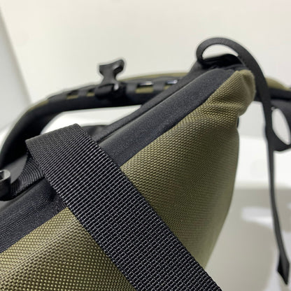 【現状渡し品】【メンズ/レディース】 ARC'TERYX アークテリクス ARRO 16 BACKPACK 24018 アロー16 バックパック カバン リュックサック 188-261011-ko-17-teih カラー：カーキ/ブラック 万代Net店