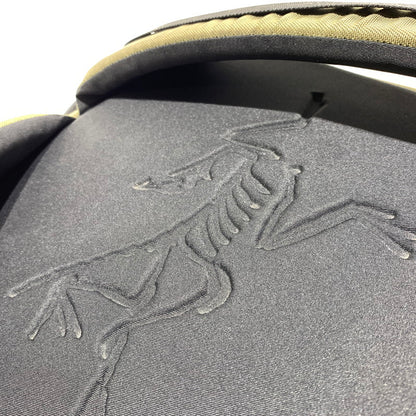 【現状渡し品】【メンズ/レディース】 ARC'TERYX アークテリクス ARRO 16 BACKPACK 24018 アロー16 バックパック カバン リュックサック 188-261011-ko-17-teih カラー：カーキ/ブラック 万代Net店
