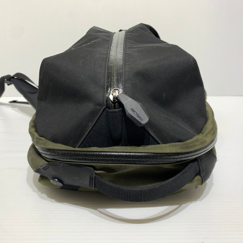 【現状渡し品】【メンズ/レディース】 ARC'TERYX アークテリクス ARRO 16 BACKPACK 24018 アロー16 バックパック カバン リュックサック 188-261011-ko-17-teih カラー：カーキ/ブラック 万代Net店