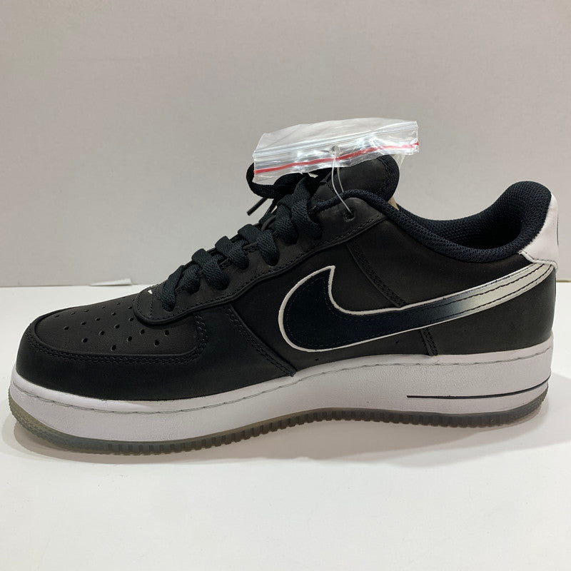 【中古品】【メンズ】 NIKE ナイキ×COLIN KAEPERNICK CQ0493-001 AIR FORCE 1 07 CK QS スニーカー 靴 BLACK 箱付き・黒タグ付き ※小さなスレ・外箱日焼けあり 160-261024-io-24-fuzh サイズ：27cm カラー：ブラック 万代Net店